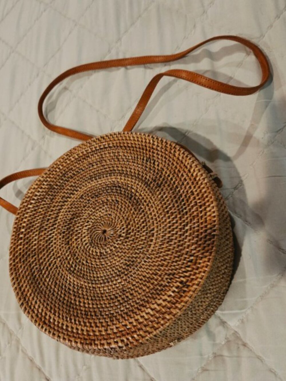 AMERII Women's Handmade Rattan Woven/Leather Round Crossbody Bag - Size Medium